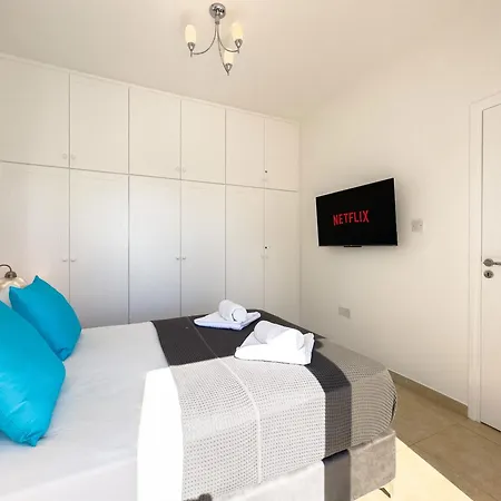 וילה 040 איה נאפה