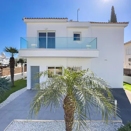 040 * איה נאפה