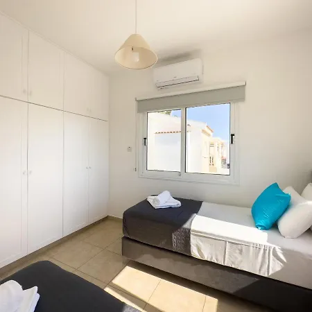 וילה 040 איה נאפה