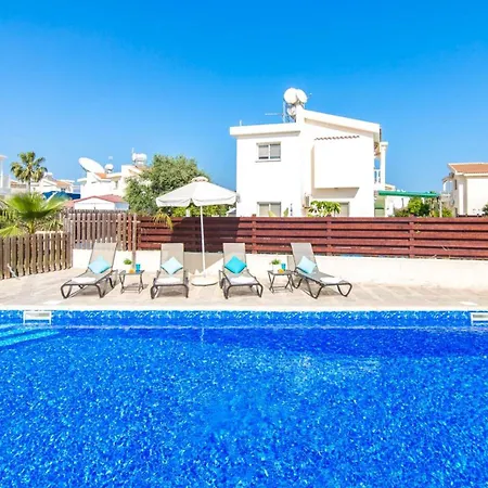 040 Villa Ajía Nápa