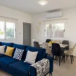 Villa 040 *