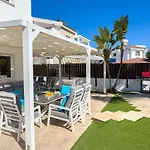 Villa 040 *